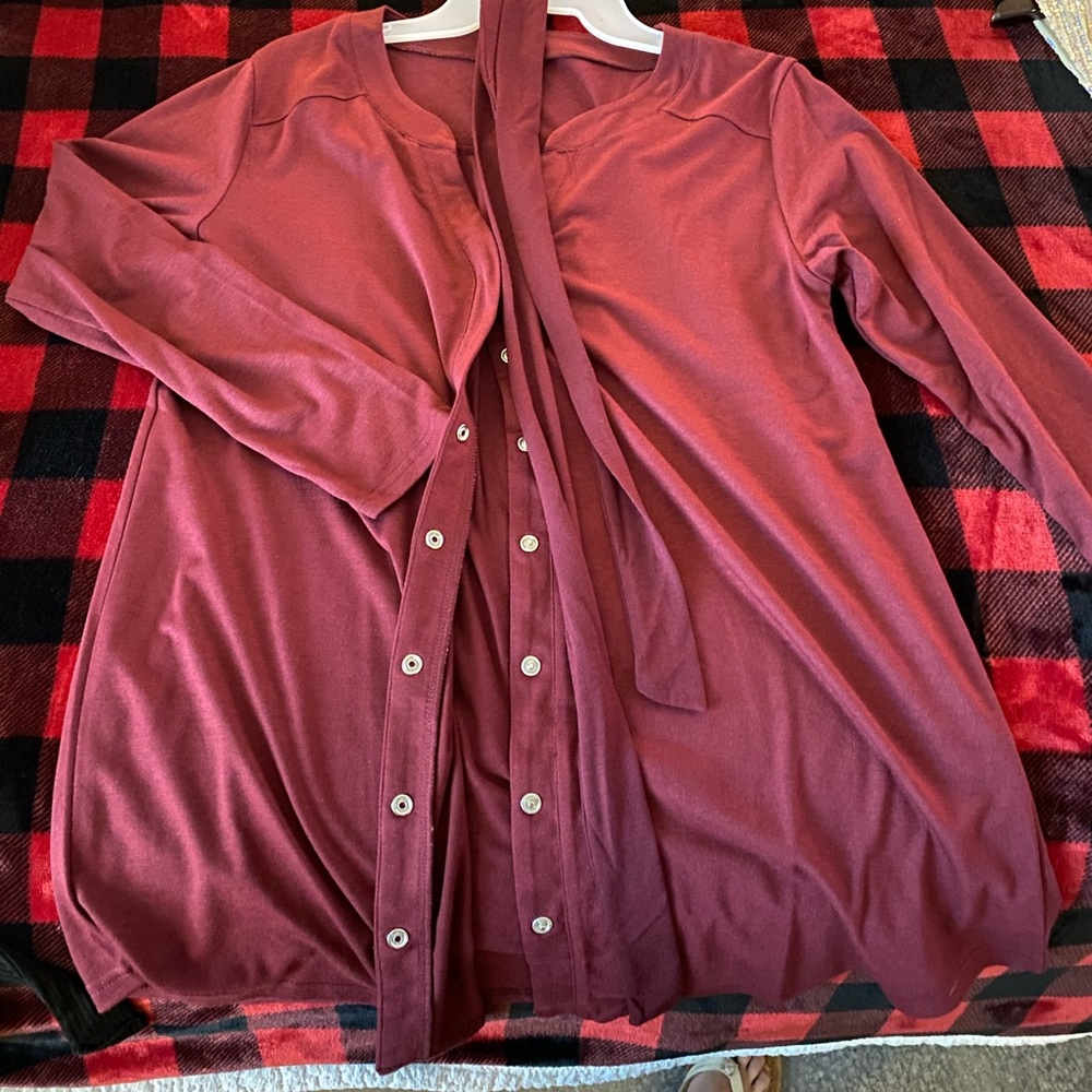 Snap up, flowy blouse